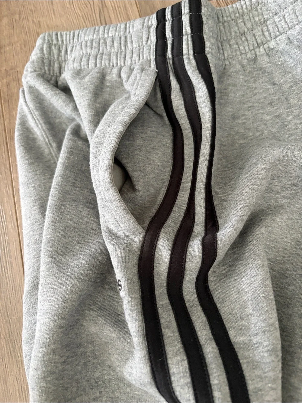 adidas Kids Light Gray Sweatpants with Black Stripes. Boys size medium 10/12